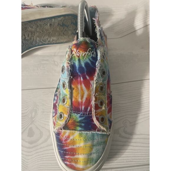 Blowfish Malibu Women's Size 9 Vibrant Hippie Tie Dye Comfort Slip On Sneakers - Picture 3 of 4